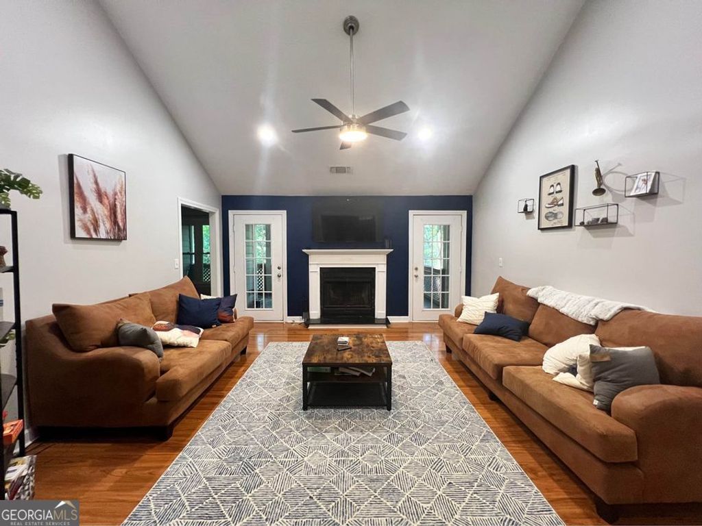 Photo of 1445 Oakridge Circle, Decatur, GA 30033 (MLS # 10757136)