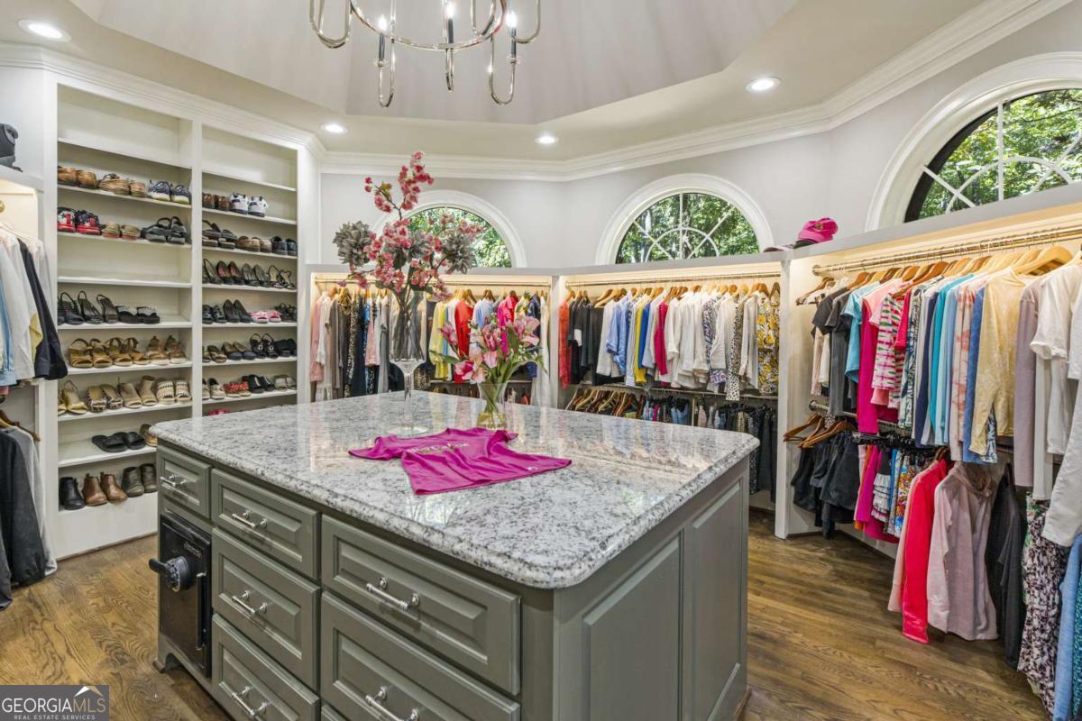 912 Mcelroy Mountain DR