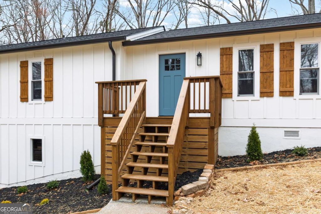 Photo of 2660 Cochise Drive, Acworth, GA 30102 (MLS # 10699363)