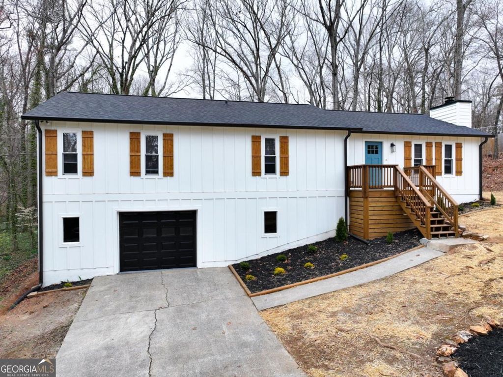 Photo of 2660 Cochise Drive, Acworth, GA 30102 (MLS # 10699363)