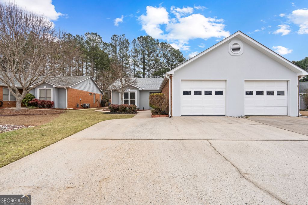 Photo of 180 Wilbanks Drive, Fayetteville, GA 30215 (MLS # 10687463)