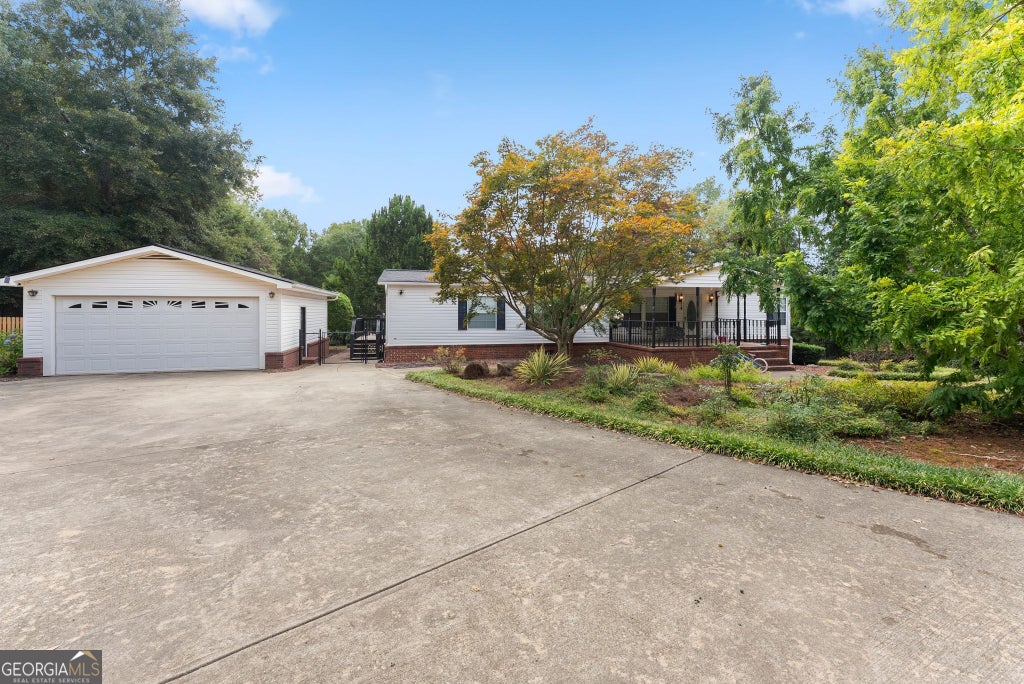 Photo of 176 Woodpecker Lane, Nicholson, GA 30565 (MLS # 10849698)