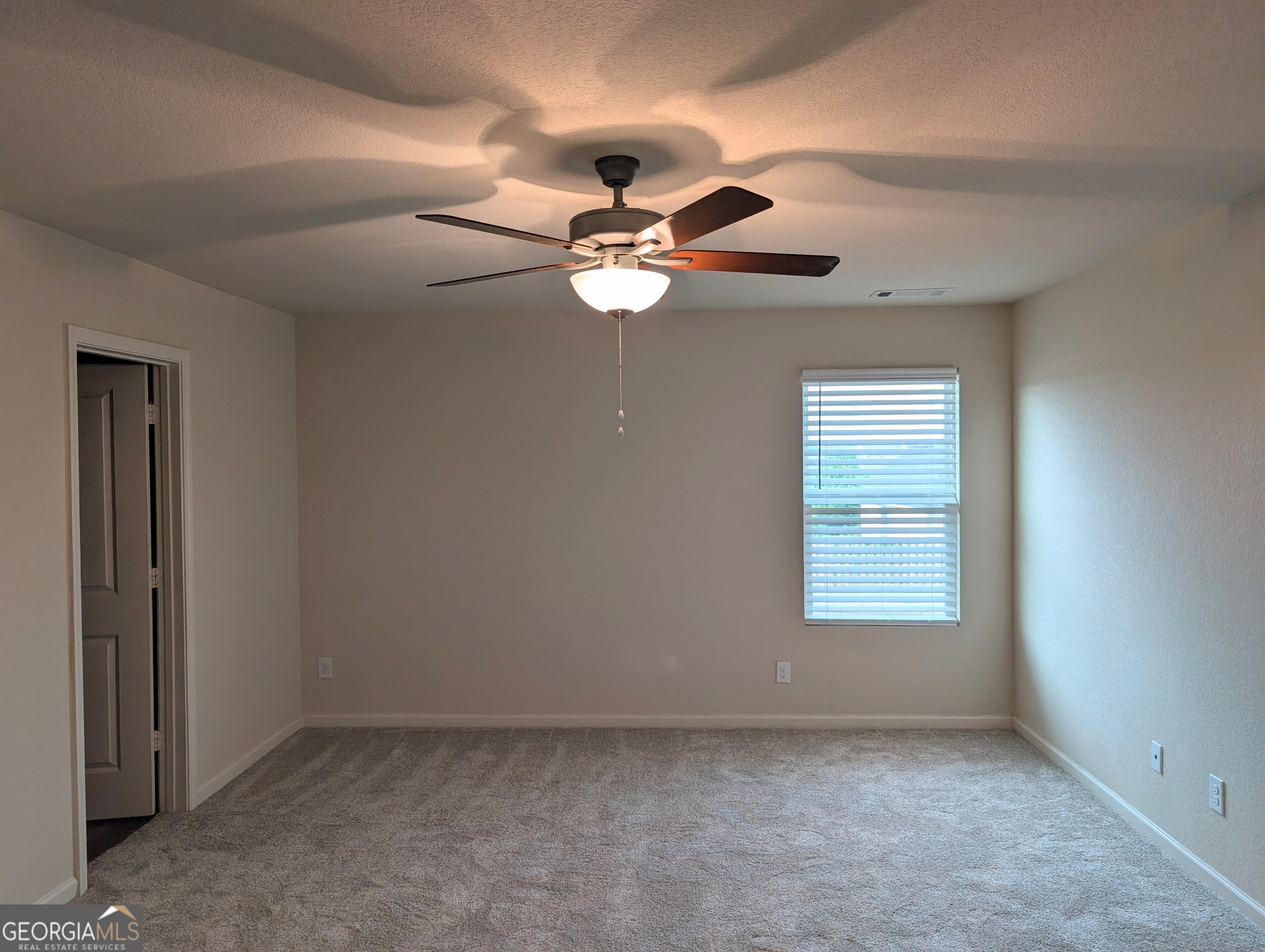 373 Darling LN