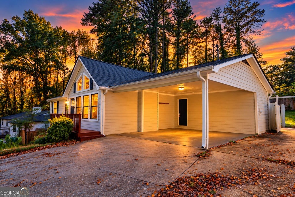Photo of 4943 Apple Valley Road, Douglasville, GA 30135 (MLS # 10880033)