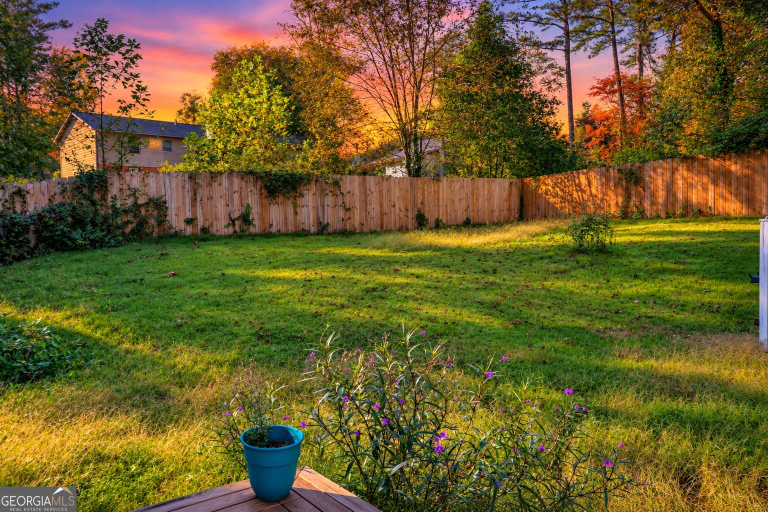 4943 Apple Valley RD