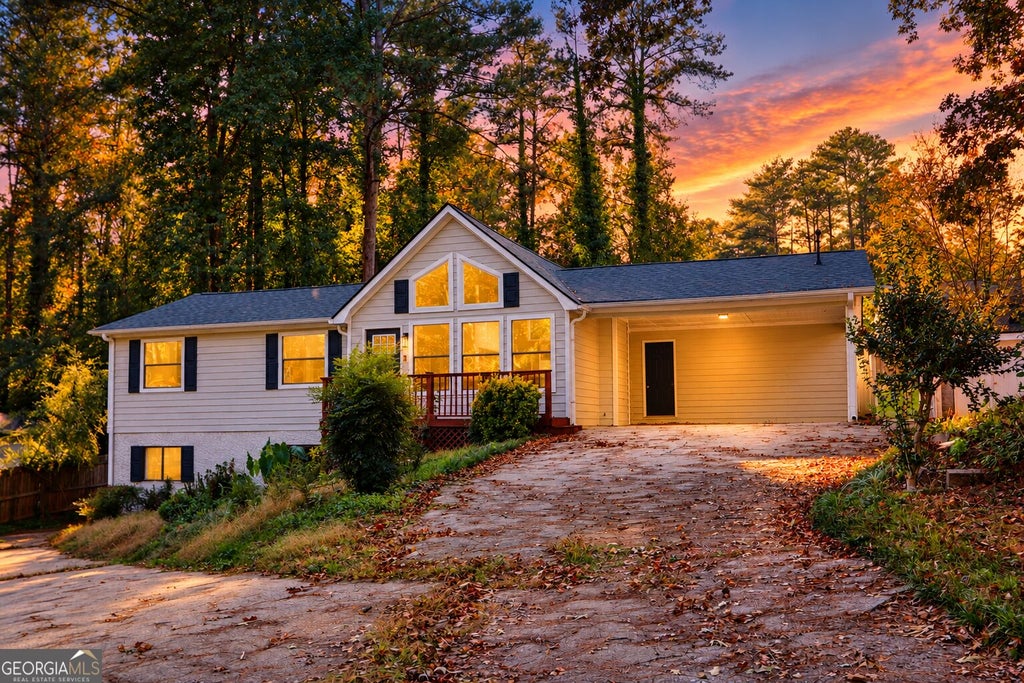 Photo of 4943 Apple Valley Road, Douglasville, GA 30135 (MLS # 10880033)