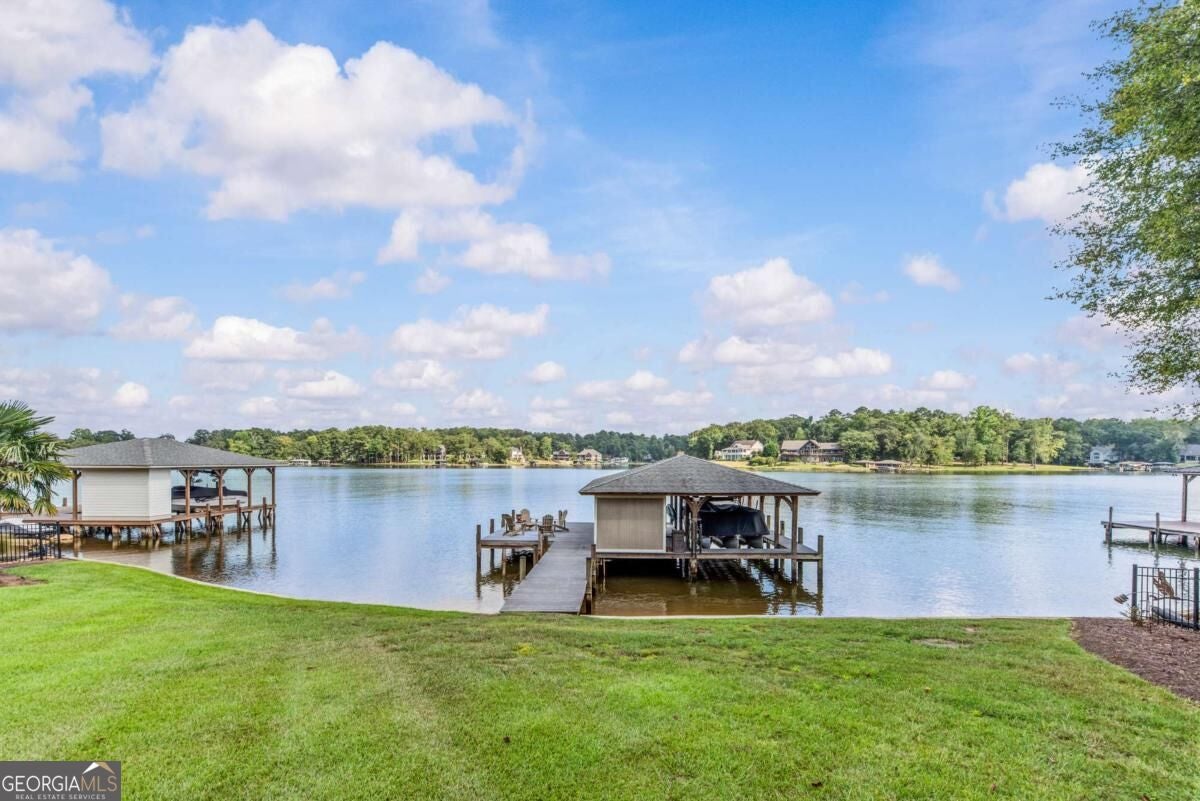 199 Lakecrest DR