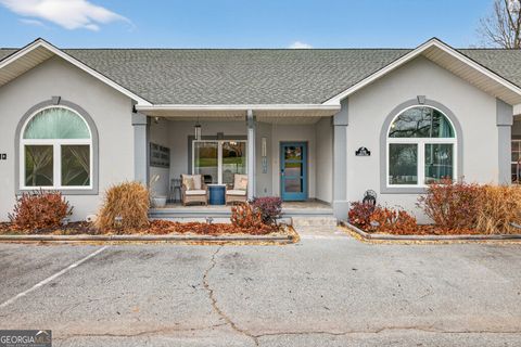 209 N Berrong ST Hiawassee GA 30546