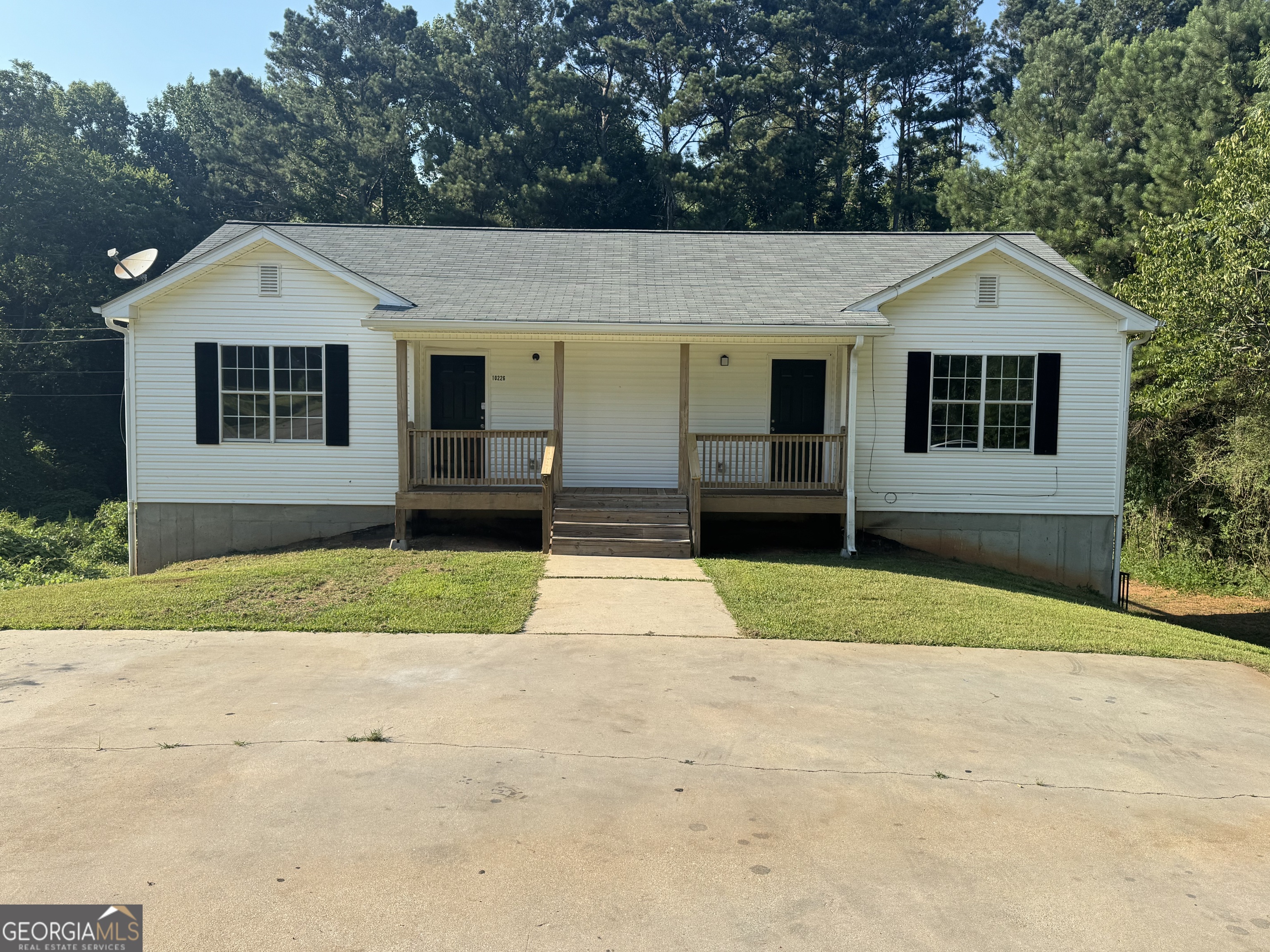 Welcome to the Beautiful Covington 3 Bedroom 2.5 Bath Home, located in the heart of Covington, GA. This stunning home offers an open floor plan that is perfect for entertaining and everyday living. The spacious bedrooms provide ample space for comfort and relaxation. The home is a total electric unit, offering low-maintenance living for your convenience. The beautiful wood deck overlooks a huge backyard, providing a serene outdoor space for your enjoyment. The home also includes a 2 car parking pad, adding to its practicality. The location is unbeatable, with shopping and schools within walking distance. Plus, it's close to Oxford College, making it an ideal location for those seeking educational opportunities. As an added bonus, lawn service and pest control are included, ensuring a hassle-free living experience. Experience the best of Covington living in this beautiful home!
