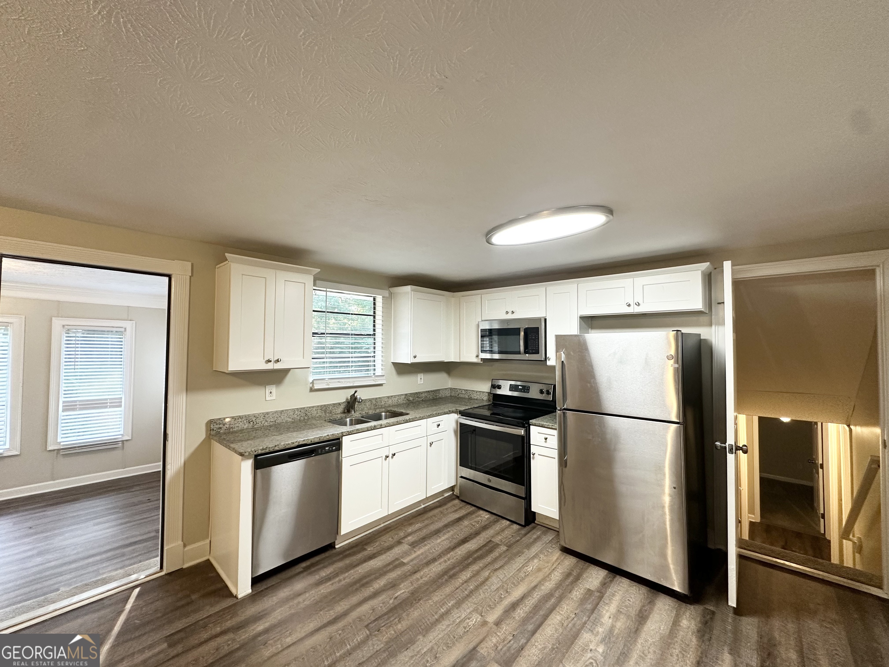 5670 Bob White LN