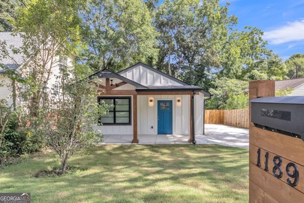 Photo of 1189 Gardenia Street NW, Atlanta, GA 30314 (MLS # 10723726)