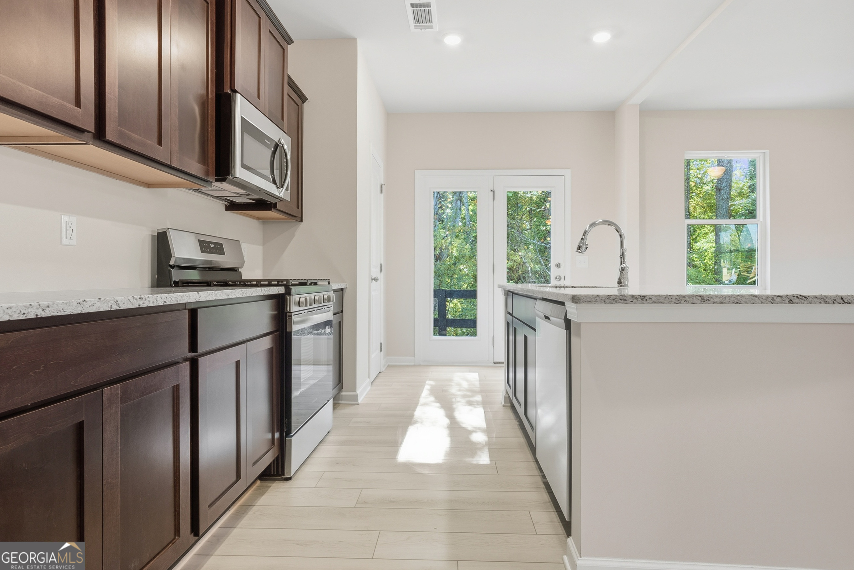 Castleberry Pointe - Residential