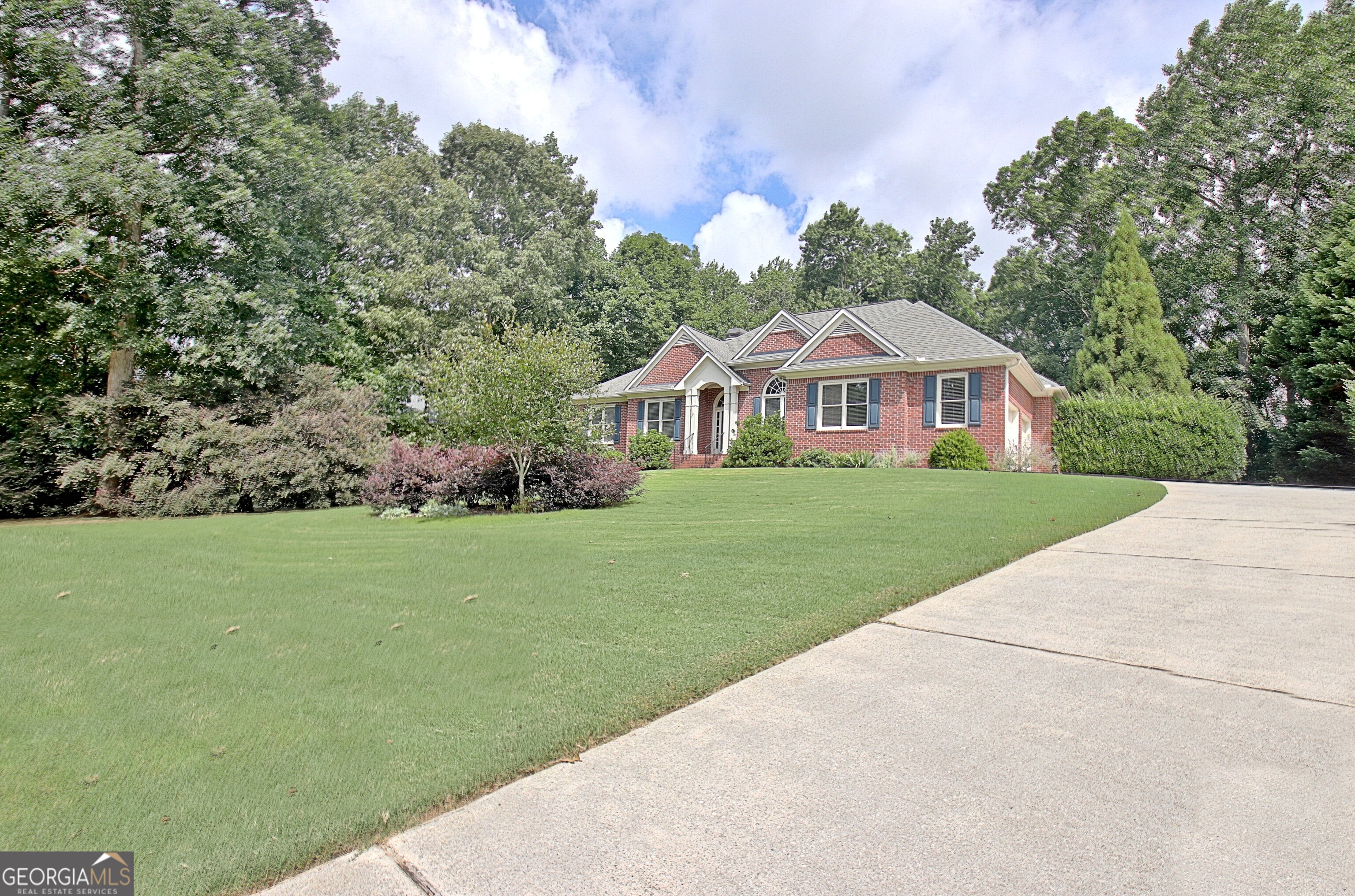 205 Hedgewick WAY