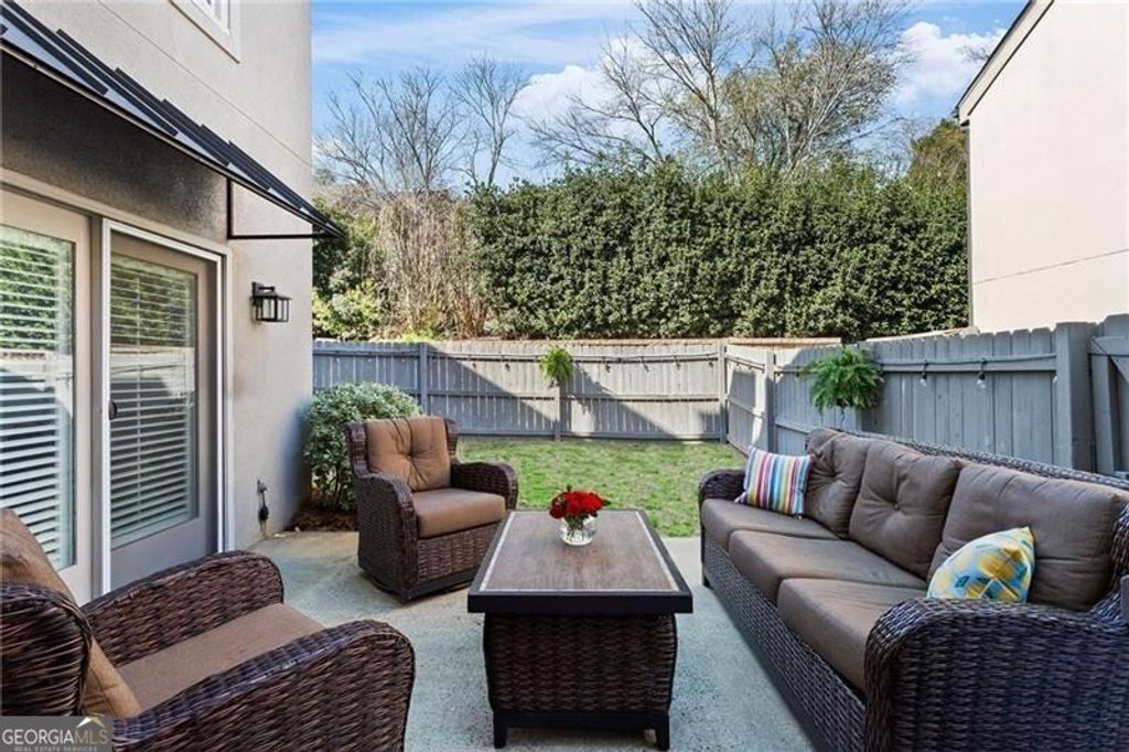 Photo of 2914 Lenox Road NE #18, Atlanta, GA 30324 (MLS # 10718853)