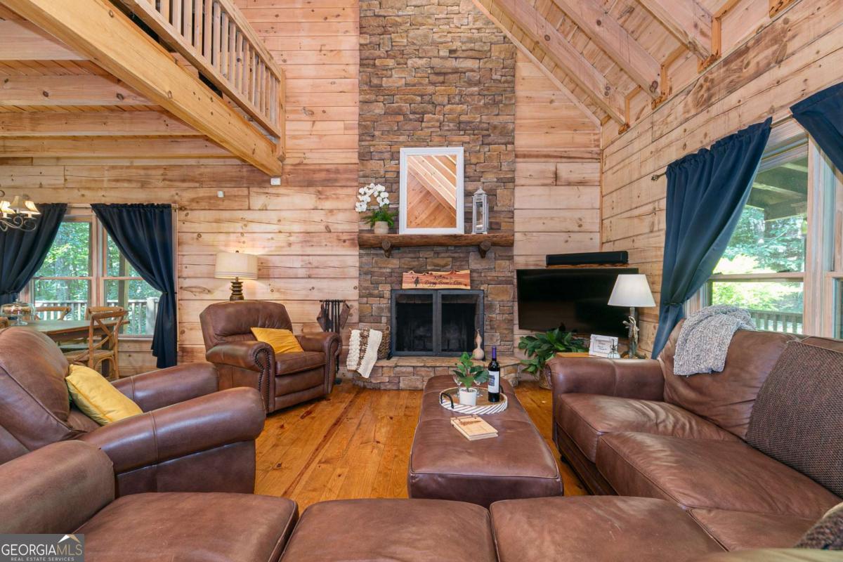 26 Woodglen CT