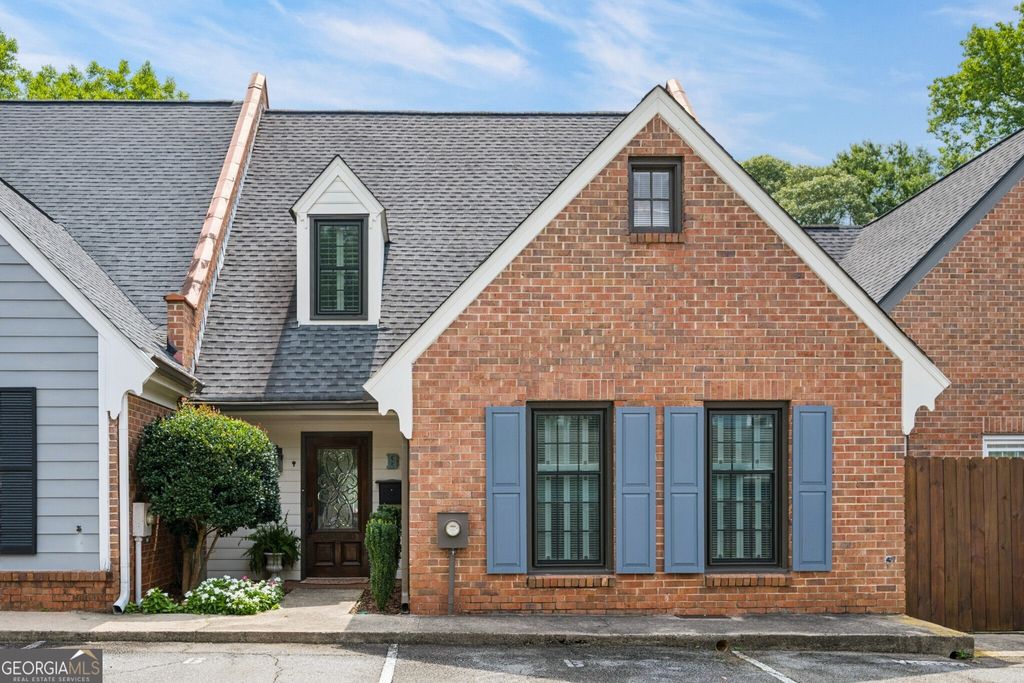 Photo of 218 Forkner Drive #B, Decatur, GA 30030 (MLS # 10806797)