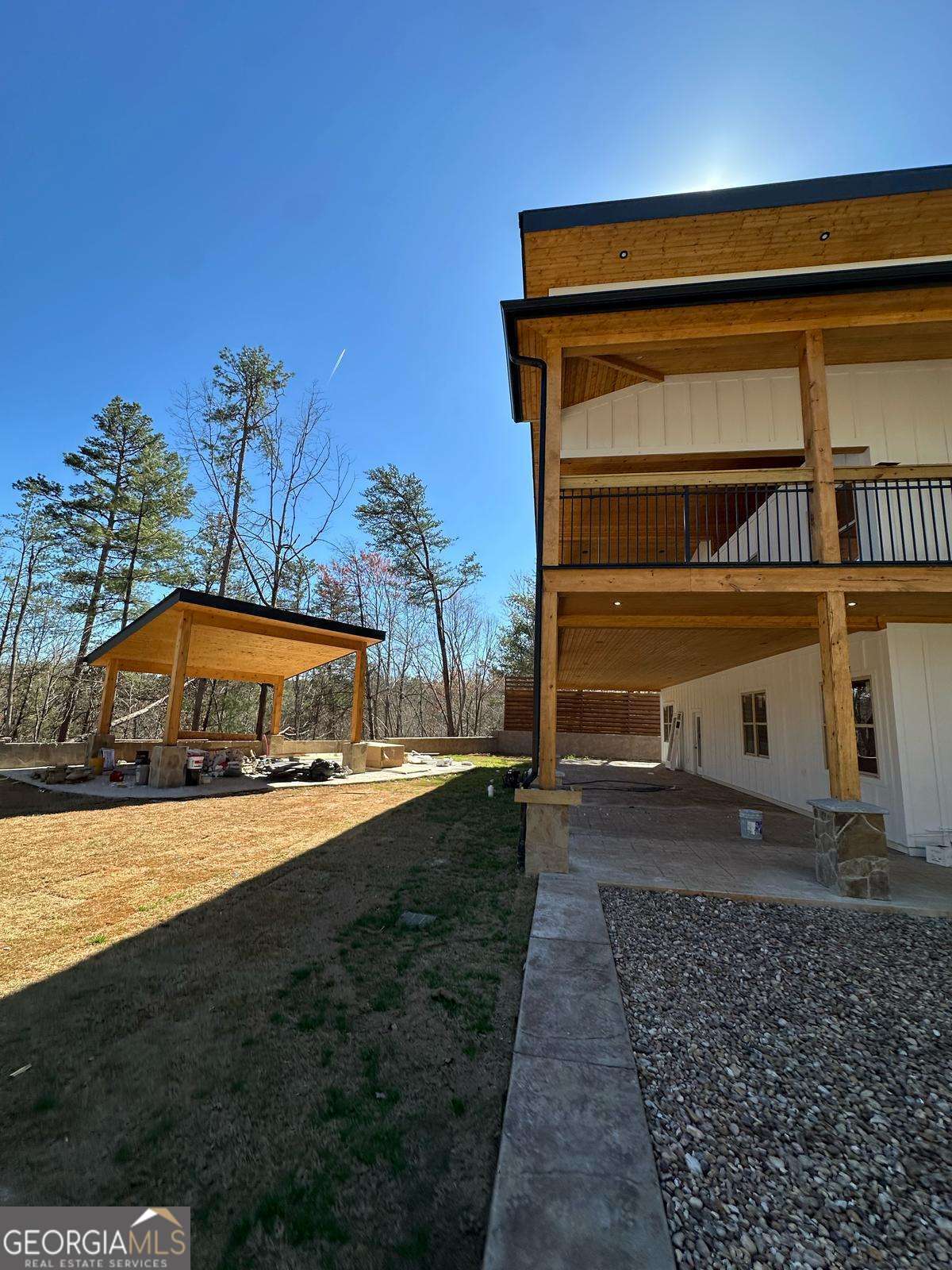 300 Mountain Ridge DR