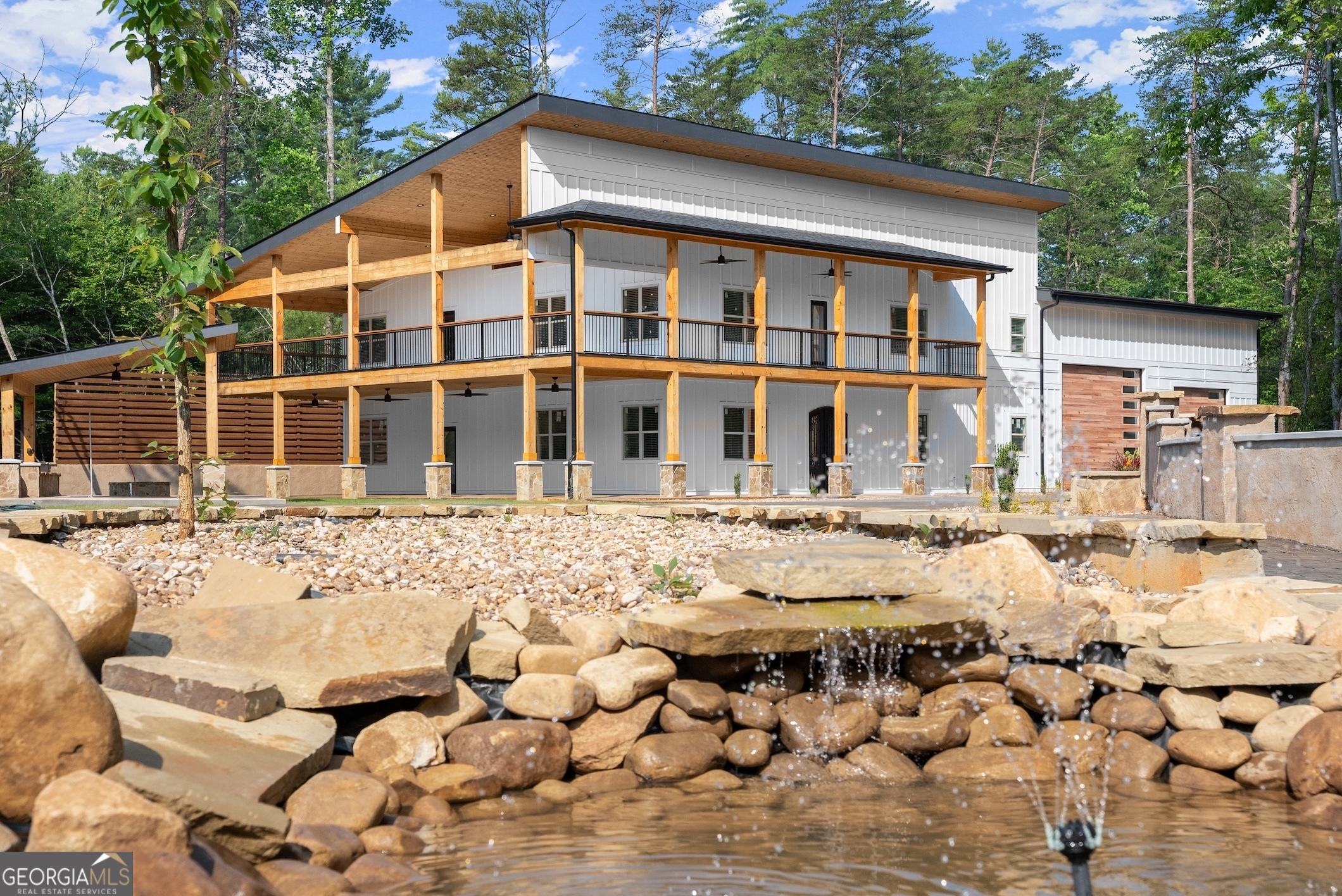 300 Mountain Ridge DR