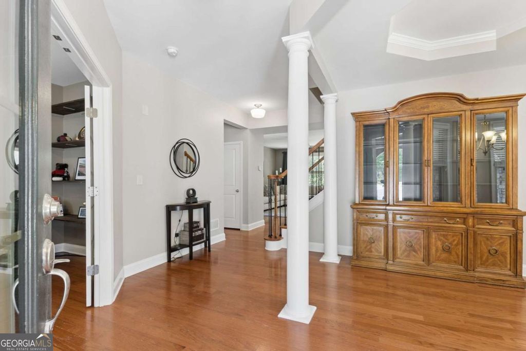 Photo of 1090 Chelsey Way, Roswell, GA 30075 (MLS # 10734976)