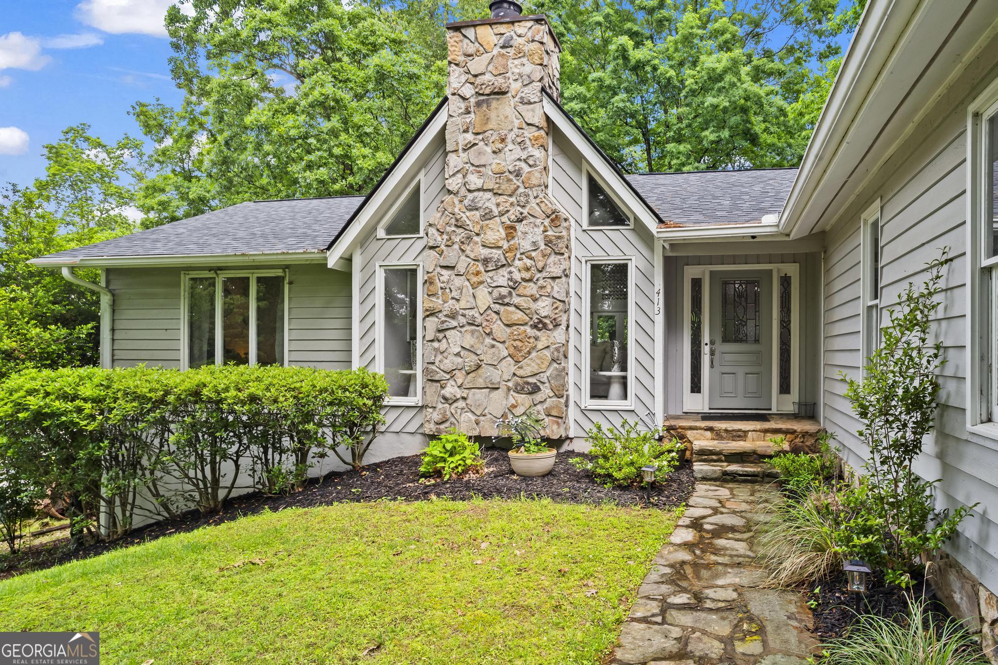 413 Sassafras RD