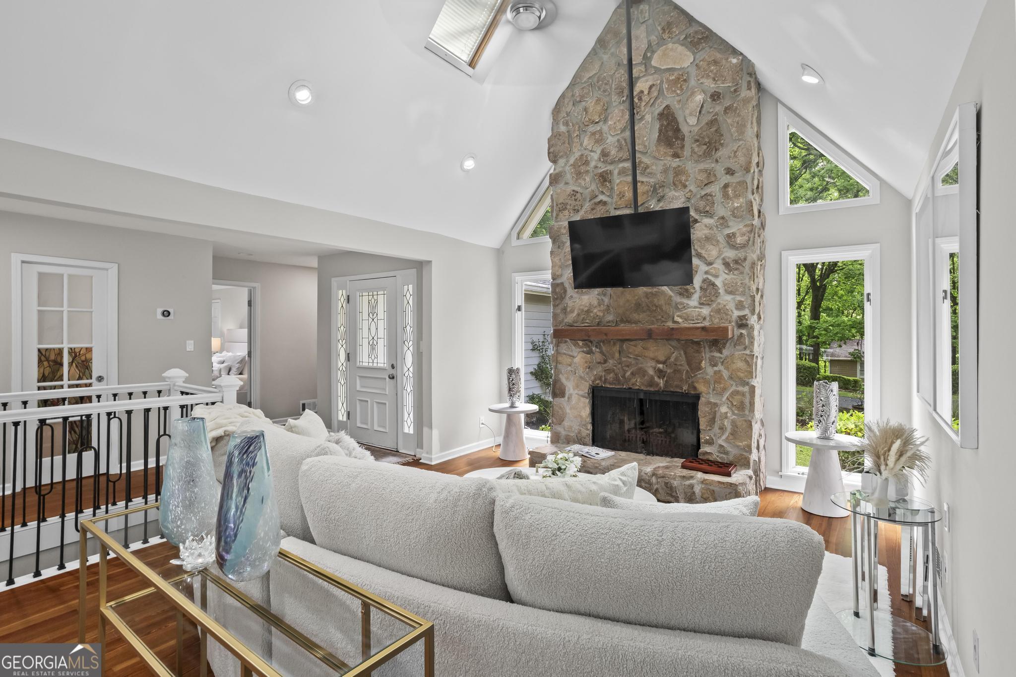 413 Sassafras RD