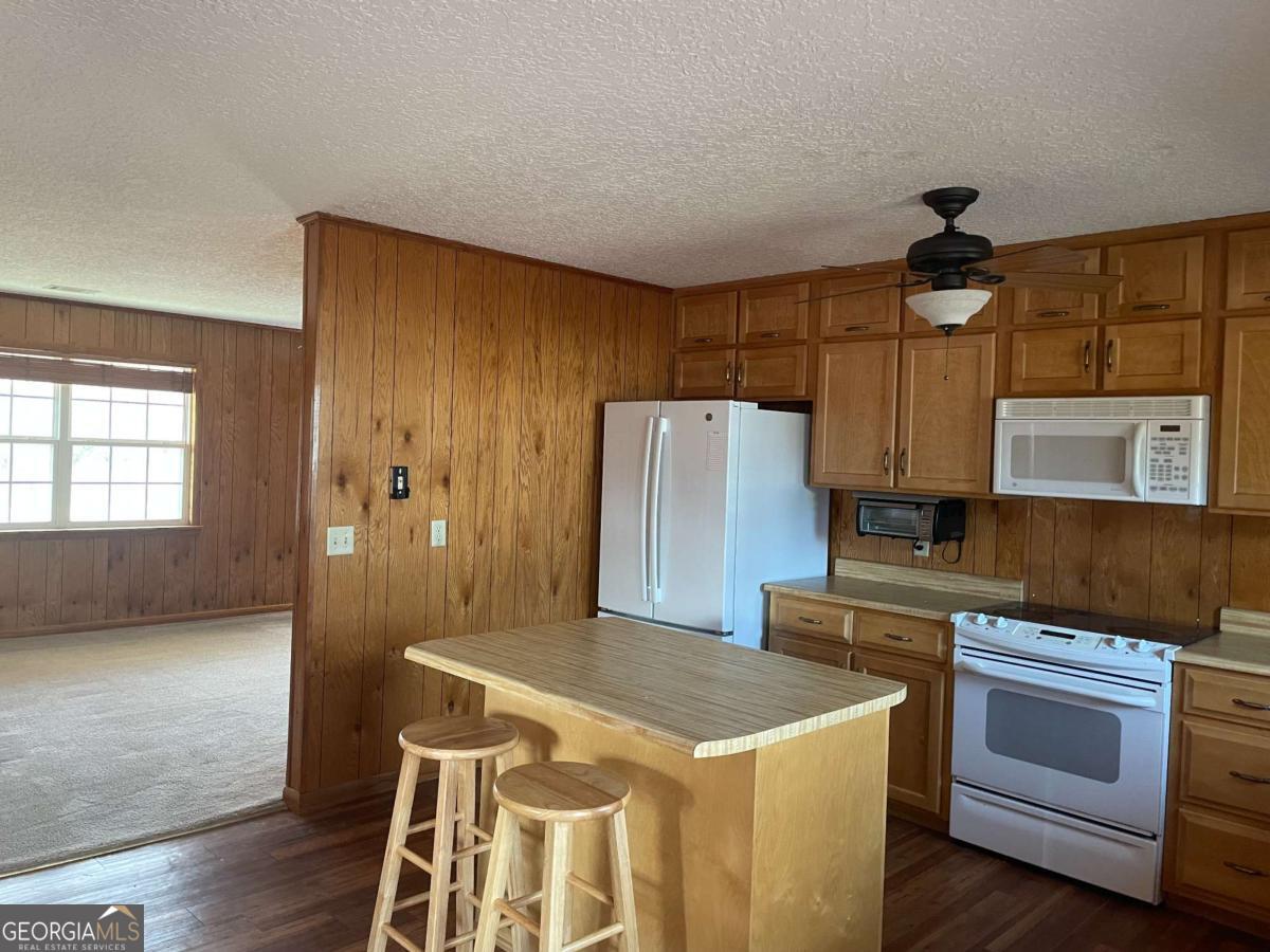 109 Lincoln DR