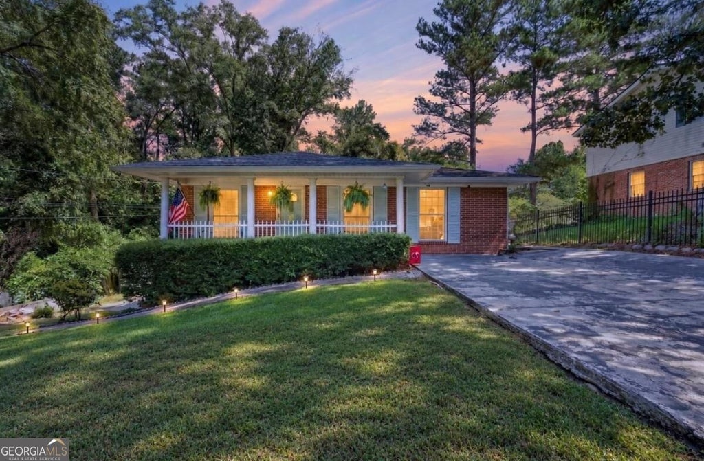 Photo of 114 SW Sycamore Road, Milledgeville, GA 31061 (MLS # 10853625)