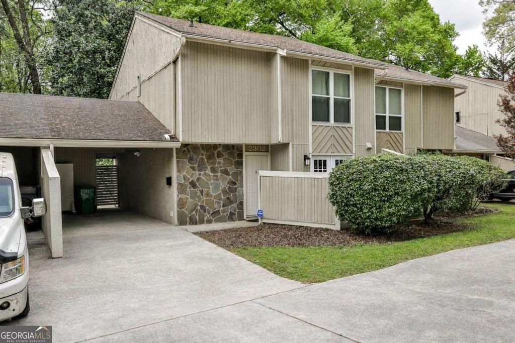 Photo of 2302 Colonial Drive NE, Brookhaven, GA 30319 (MLS # 10703482)