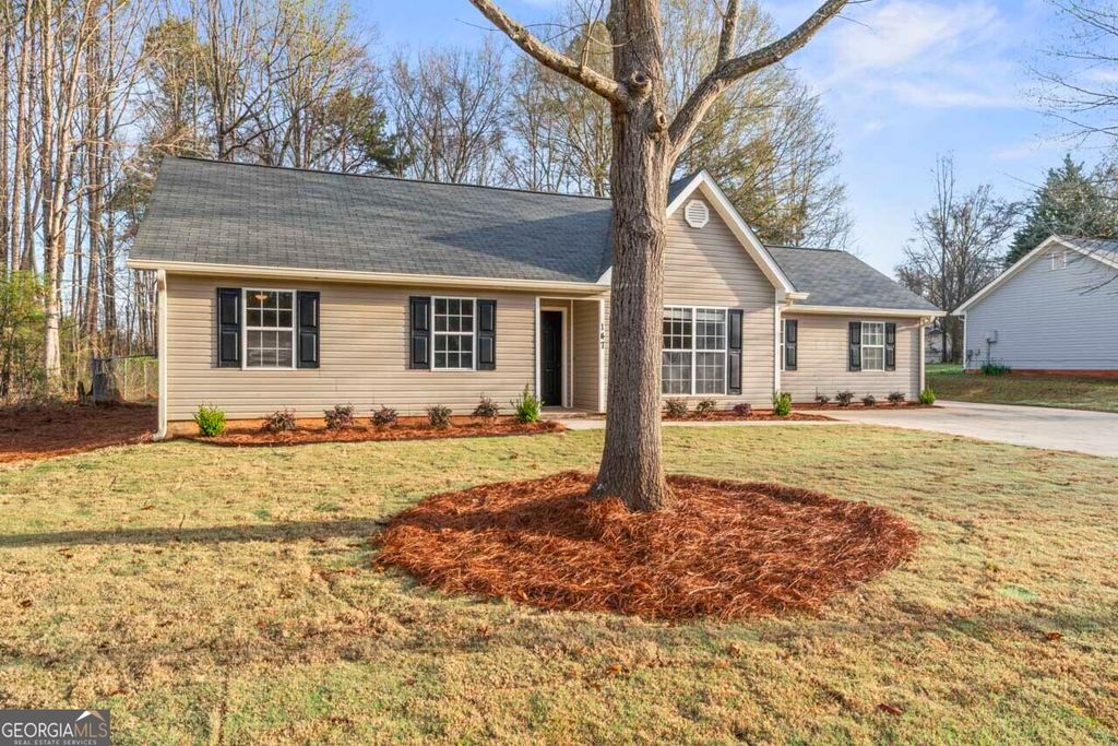 Photo of 147 Bonnies Way, Jenkinsburg, GA 30234 (MLS # 10710410)