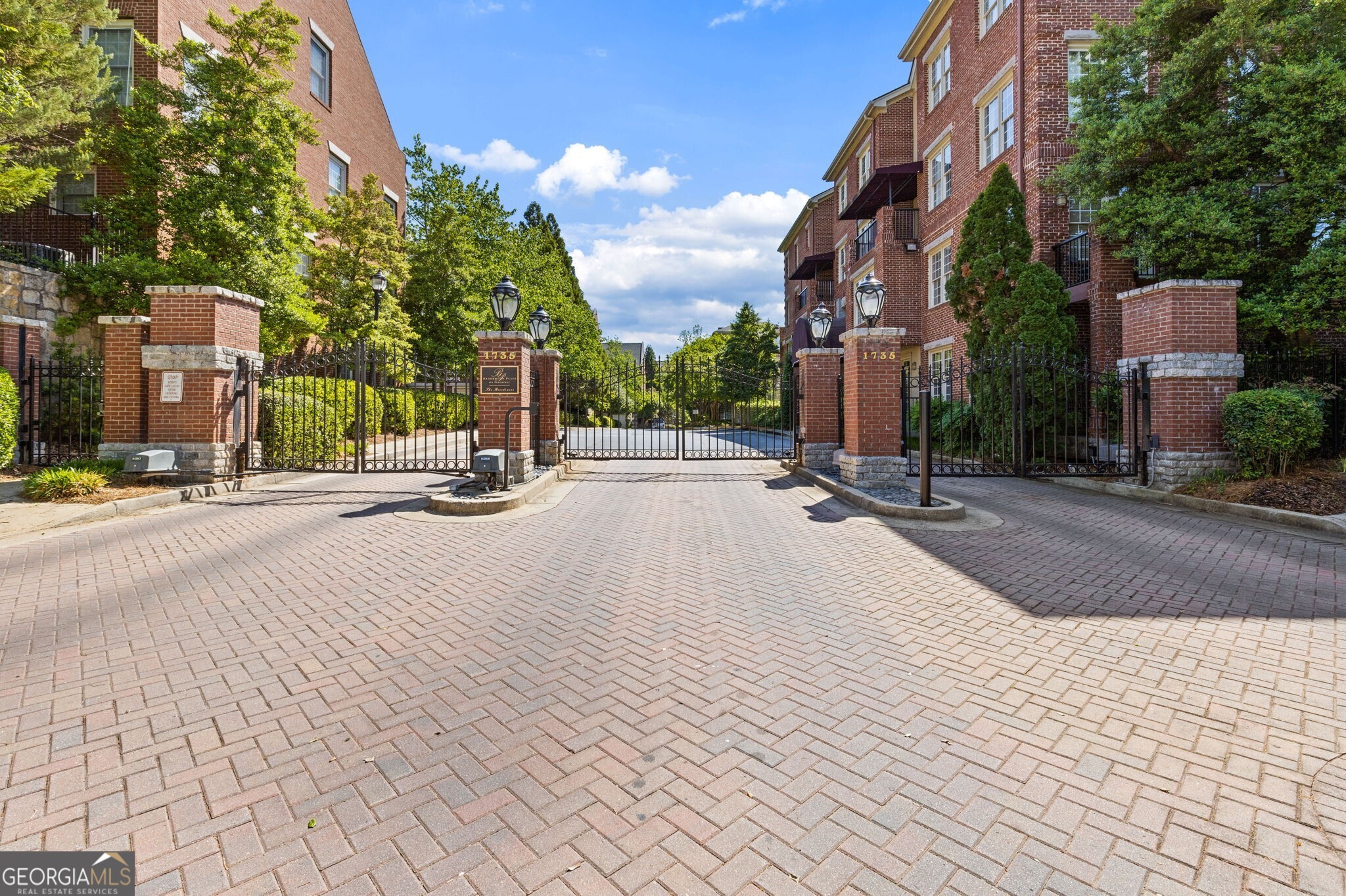 1735 Peachtree ST NE 117