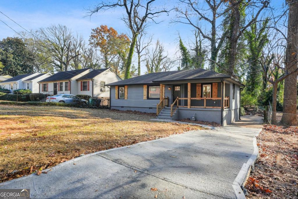 Photo of 766 Pegg Road SW, Atlanta, GA 30315 (MLS # 10709274)