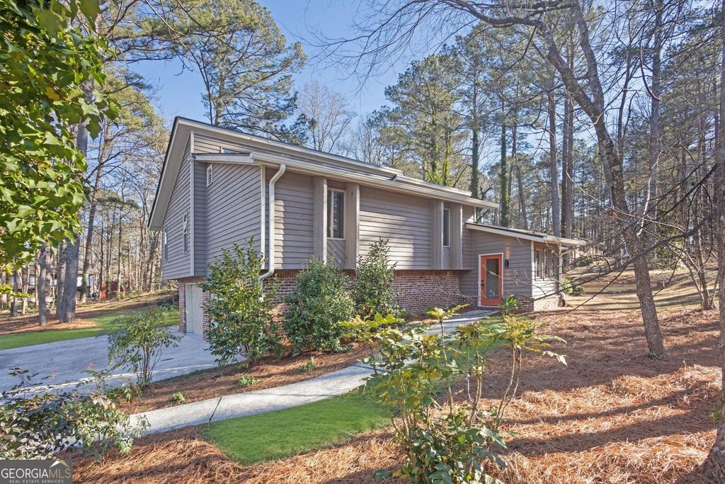Photo of 260 Devilla Trace, Fayetteville, GA 30214 (MLS # 10677026)