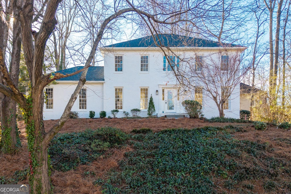 Photo of 2360 Milstead Circle NE, Marietta, GA 30066 (MLS # 10849253)