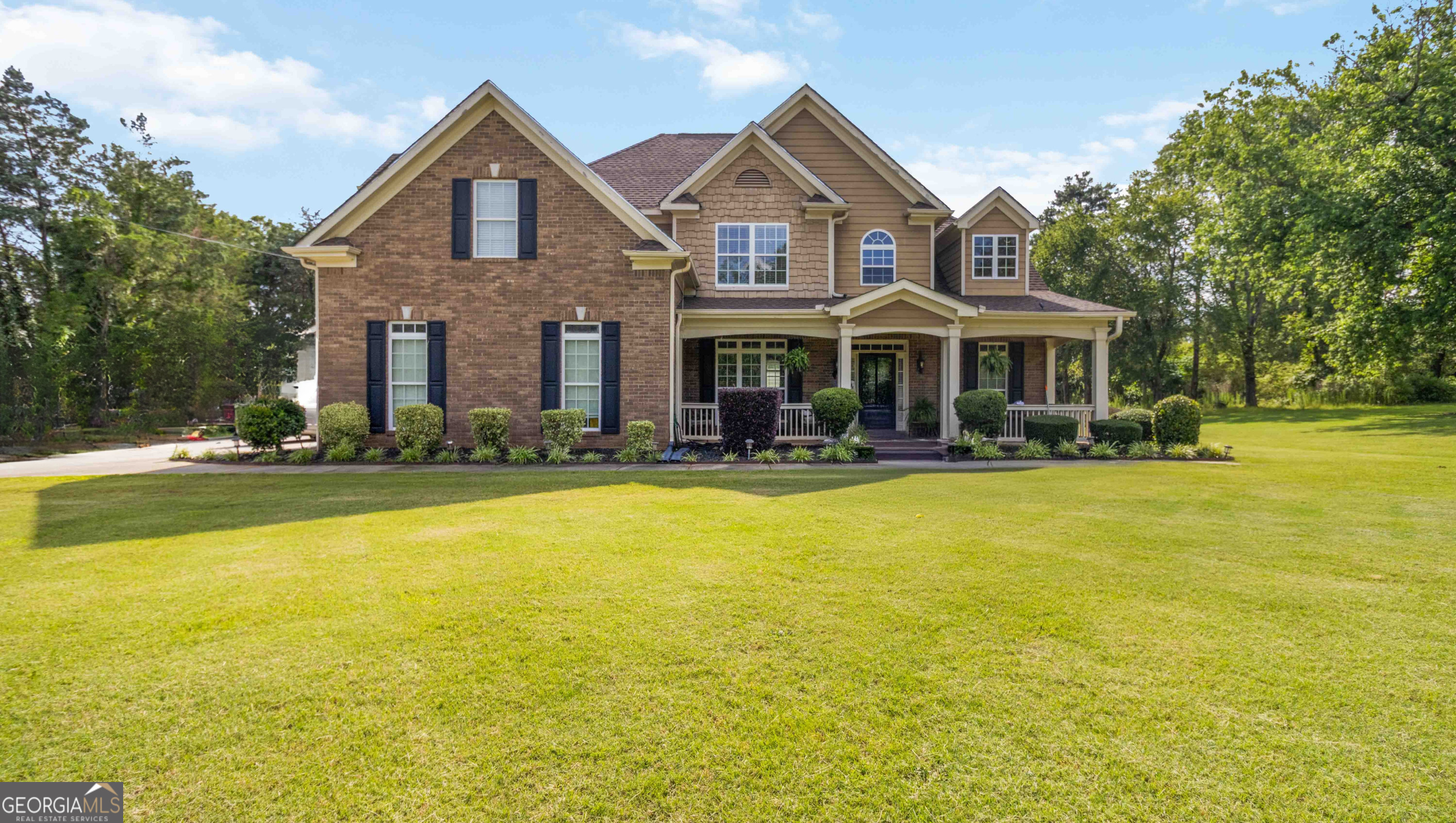 739 E Mays RD
