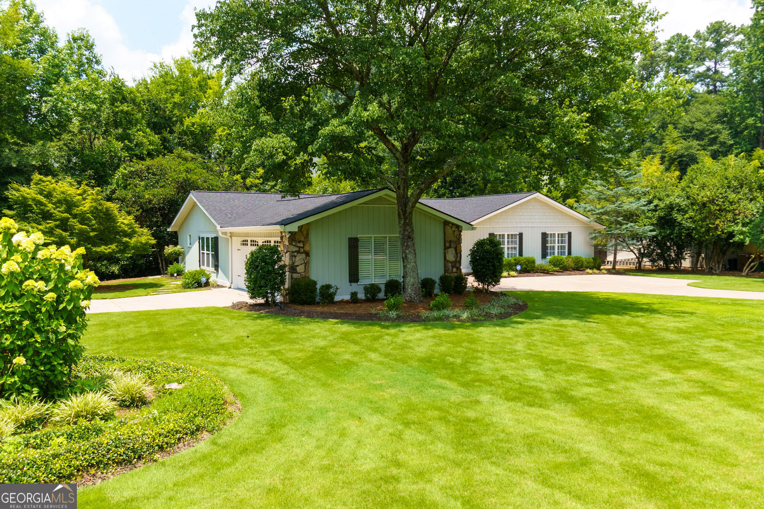 815 Fairfield Drive DR