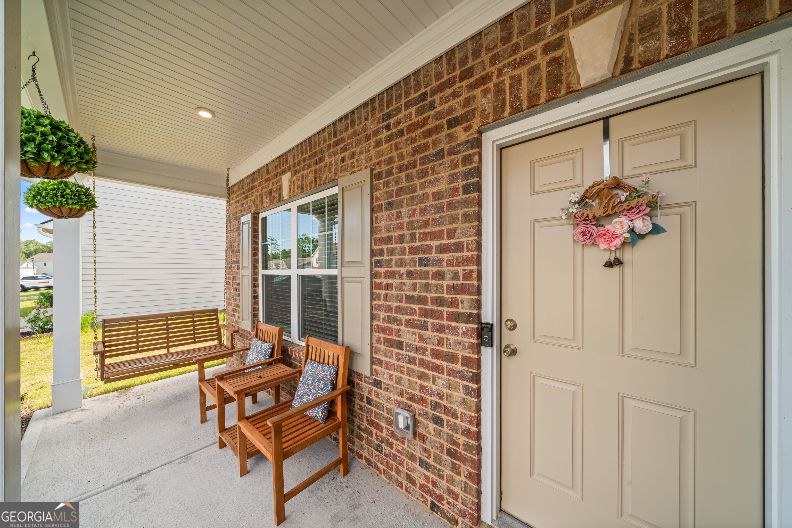 99 Royal Oak DR NE
