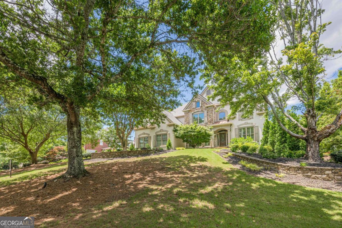 5825 LAUREL OAK DR