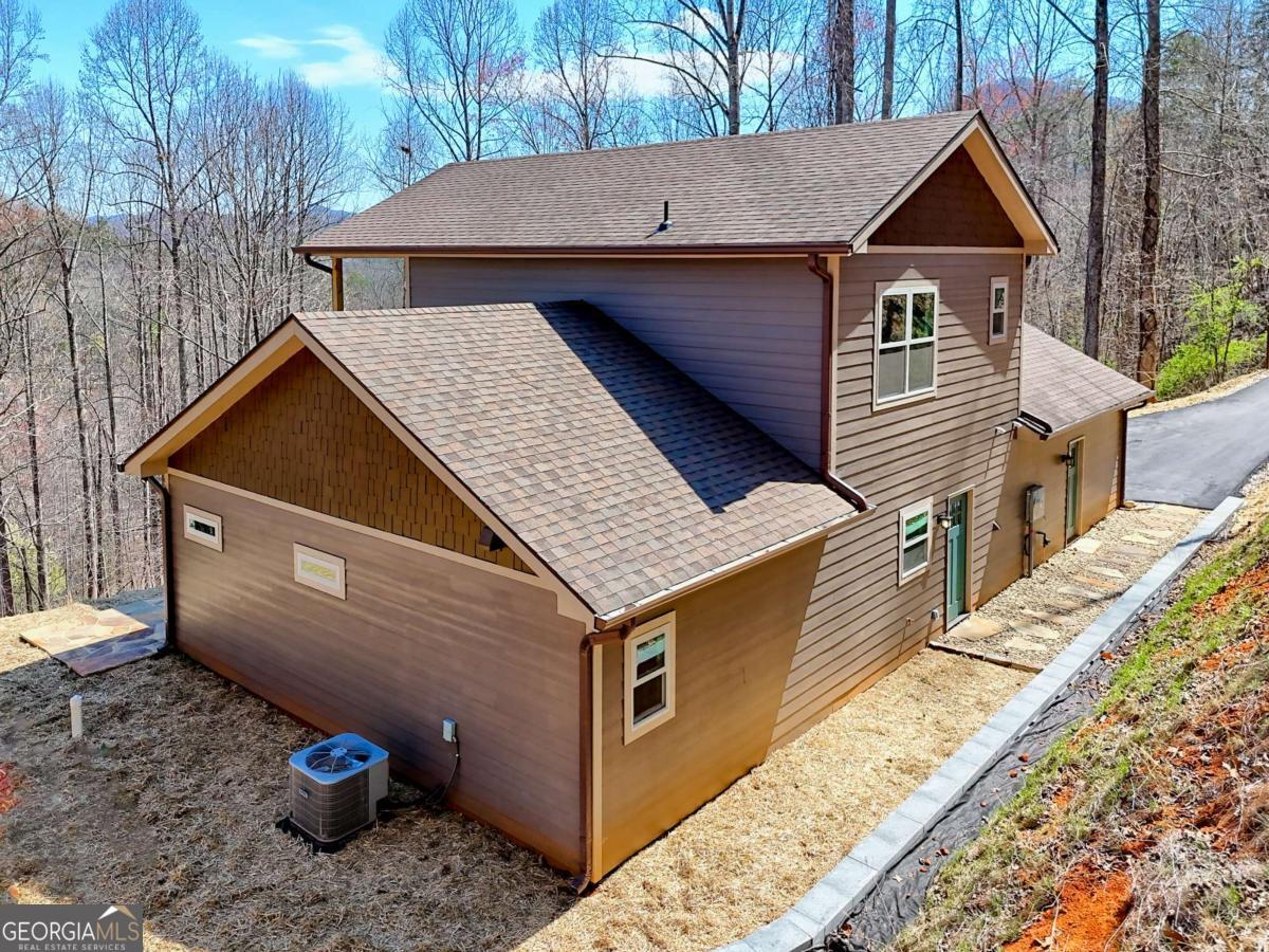 1378 Summit TRL