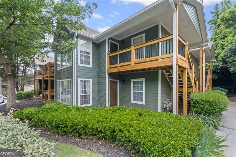 202 BERKELEY WOODS DR