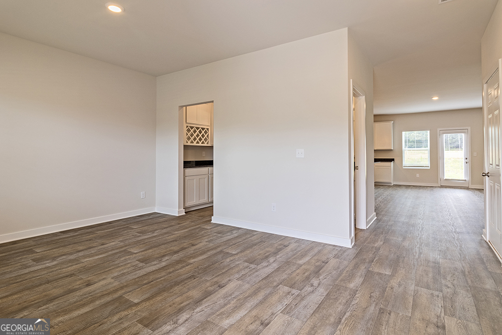 345 Jarrett ST