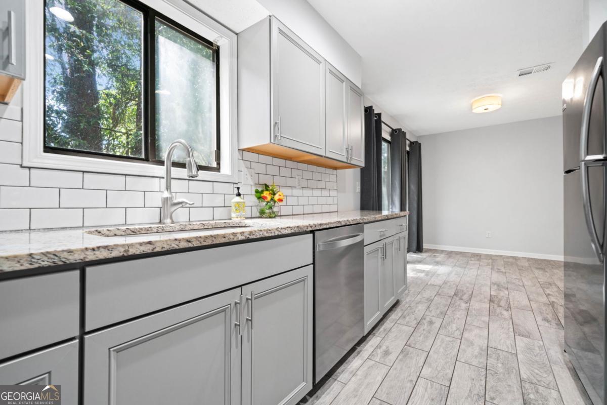 Parkaire Crossing Condominium - Residential