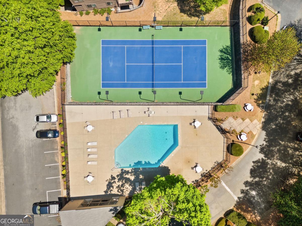 Parkaire Crossing Condominium - Residential