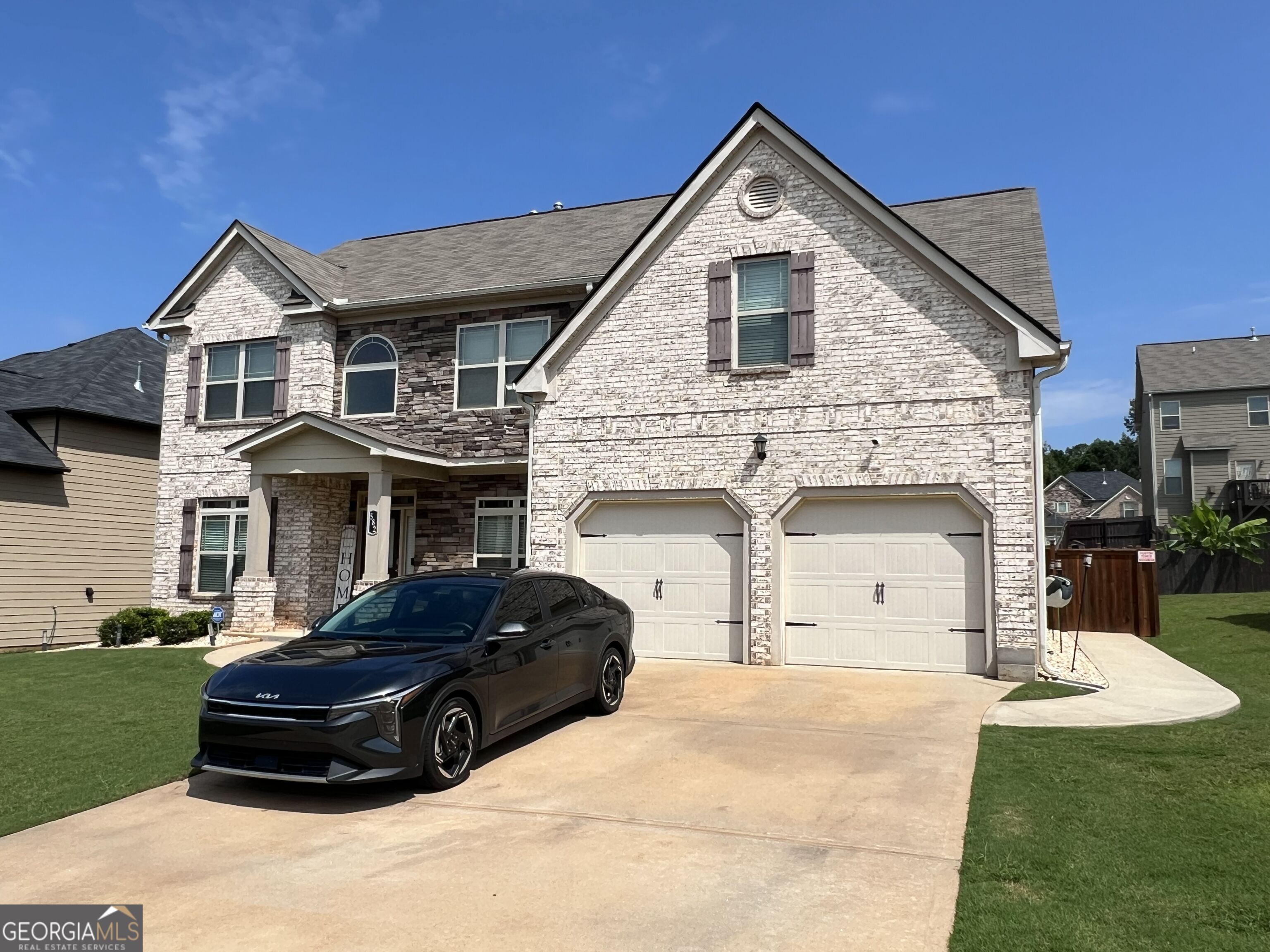 582 Oakville TRL
