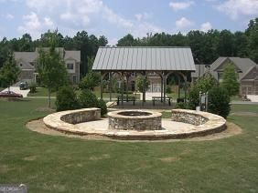 Lakefield Manor - Residential