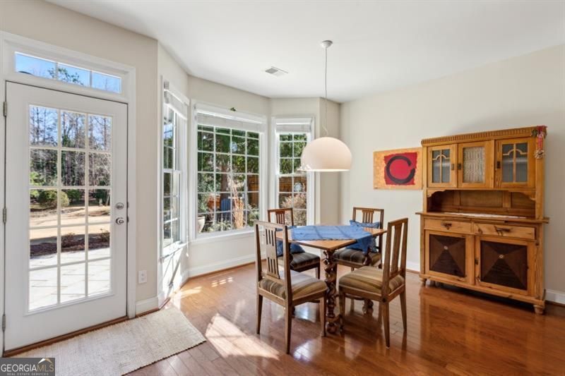 Lakefield Manor - Residential