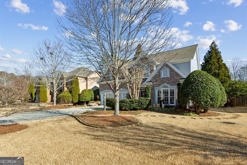 Lakefield Manor - Residential