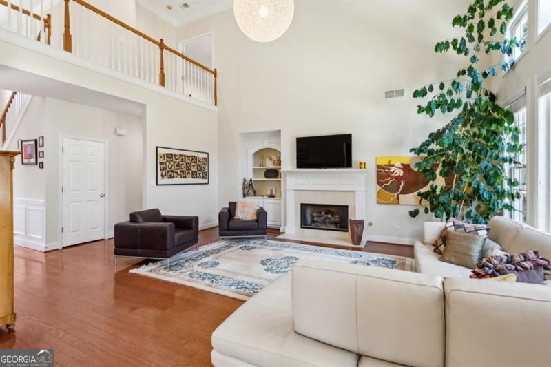 Lakefield Manor - Residential