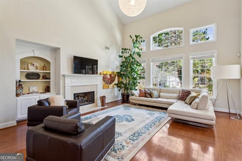 Lakefield Manor - Residential