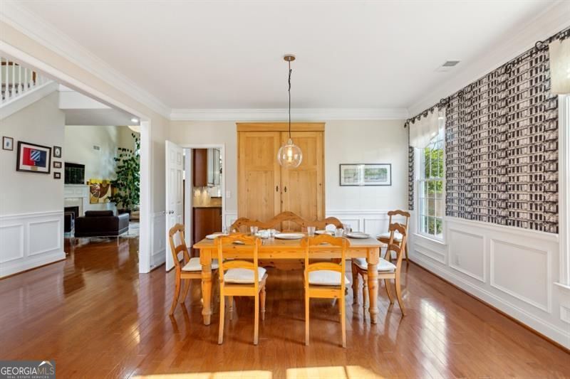 Lakefield Manor - Residential