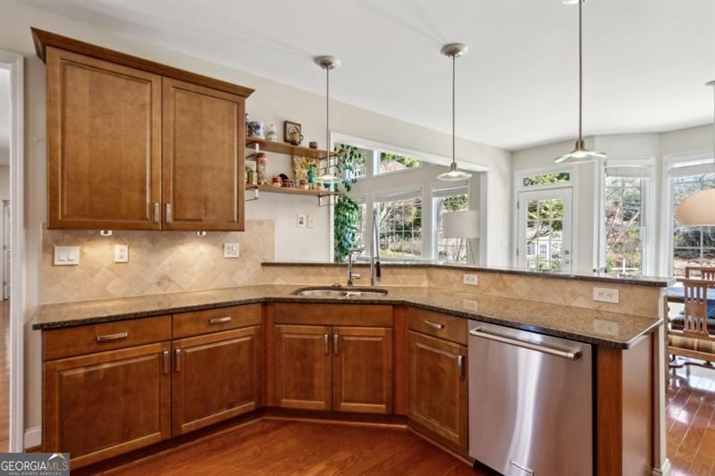 Lakefield Manor - Residential